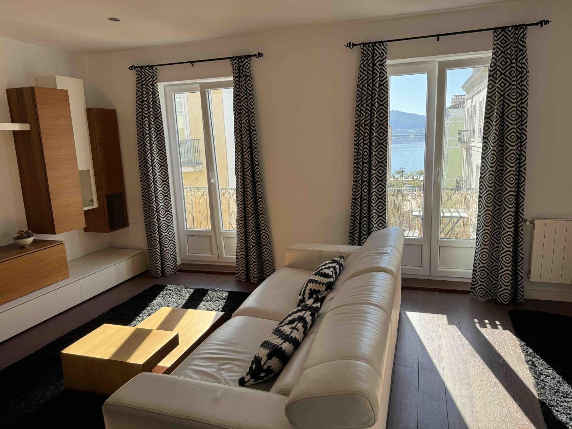 Piso Muy Amplio Y Centrico Con Vistas A La Bahia Apartment